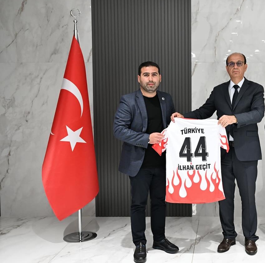İL TEMSİLCİMİZ MALİK DİNÇ YEŞİLYURT BELEDİYE BAŞKANI PROF.DR. İLHAN GEÇİTİ ZİYARET ETTİ.