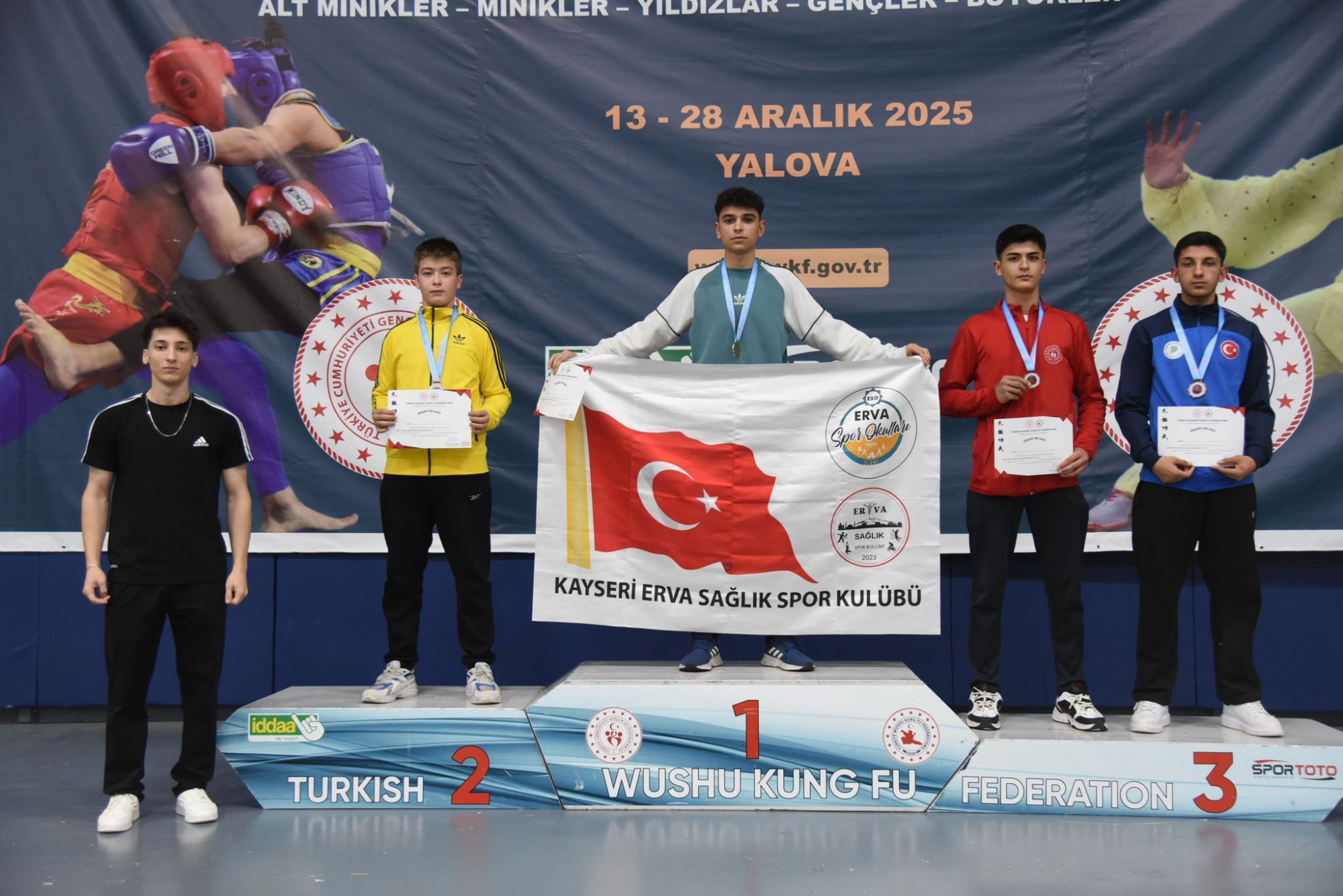 İLİMİZ SPORCULARINDAN ÖMER EREN LİGHT SANDA TÜRKİYE ÜÇÜNCÜSÜ OLDU.